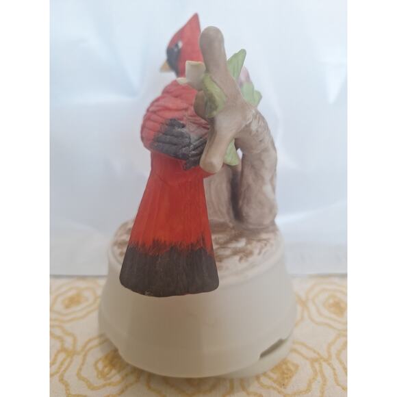 Vintage Cardinal Bird Music Box – Hand-Painted Resin, Floral Branch Base - Picture 4 of 9
